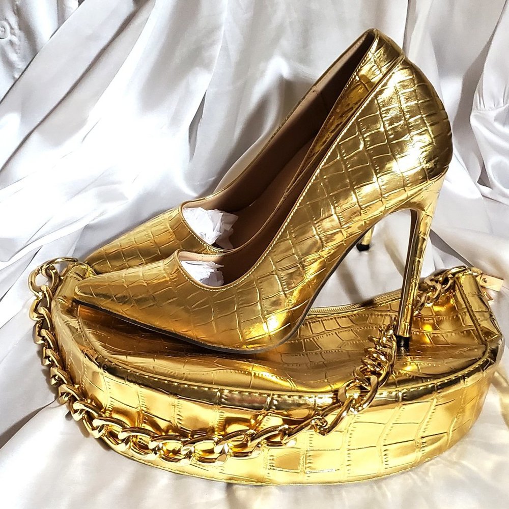 Goldie Girl Pumps & Purse Bundle